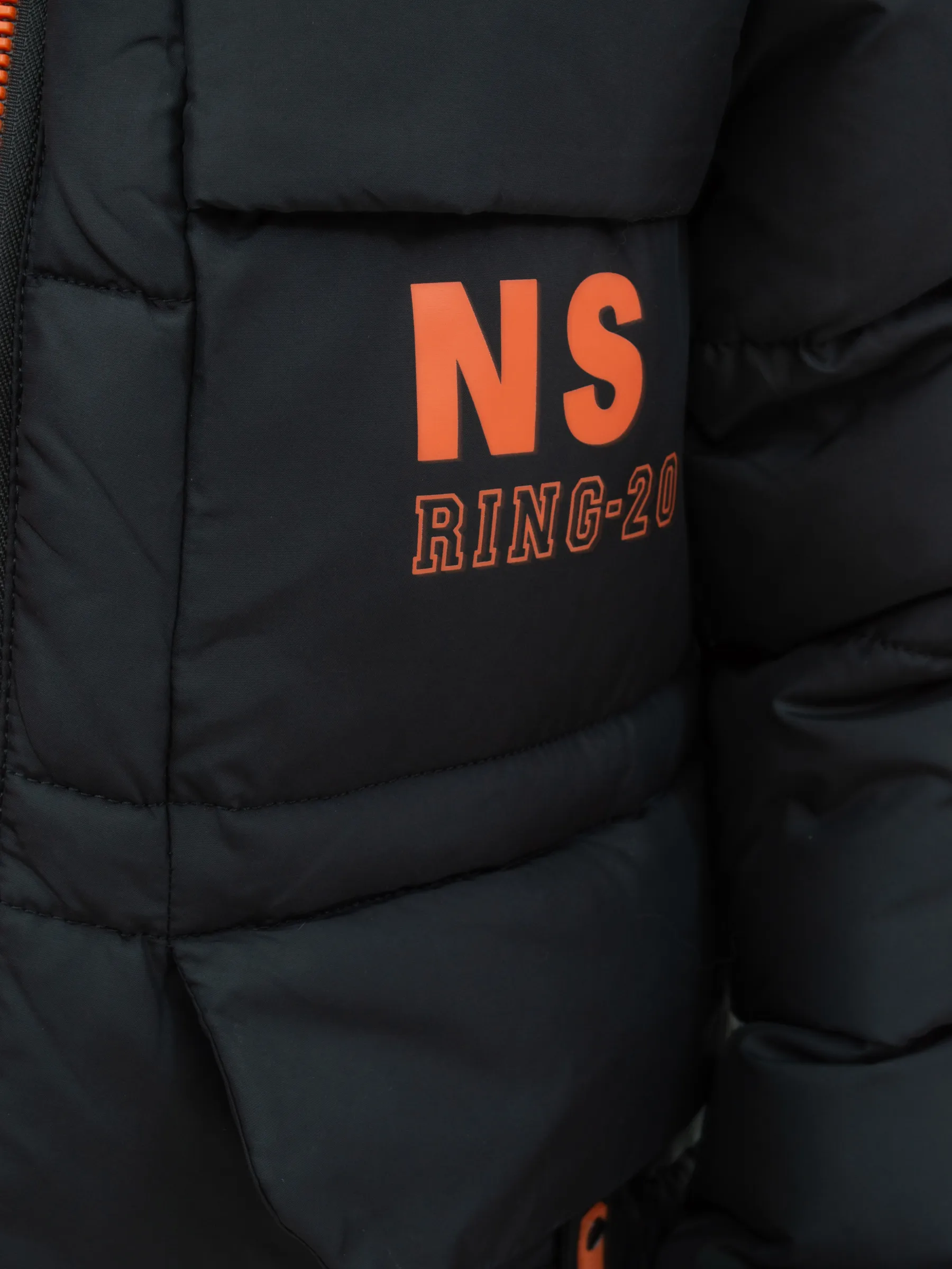 Куртка зимняя для девочки из хлопка и полиэстера