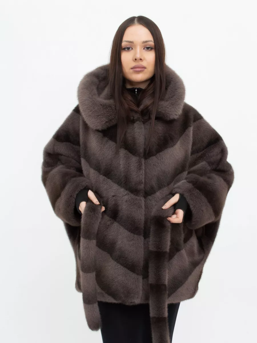 Шуба искусственная короткая из эко меха с капюшоном