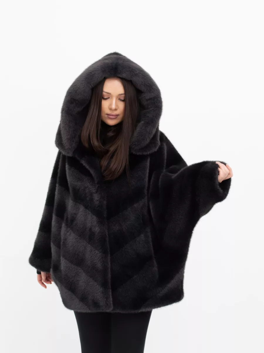 Шуба короткая из эко меха с капюшоном