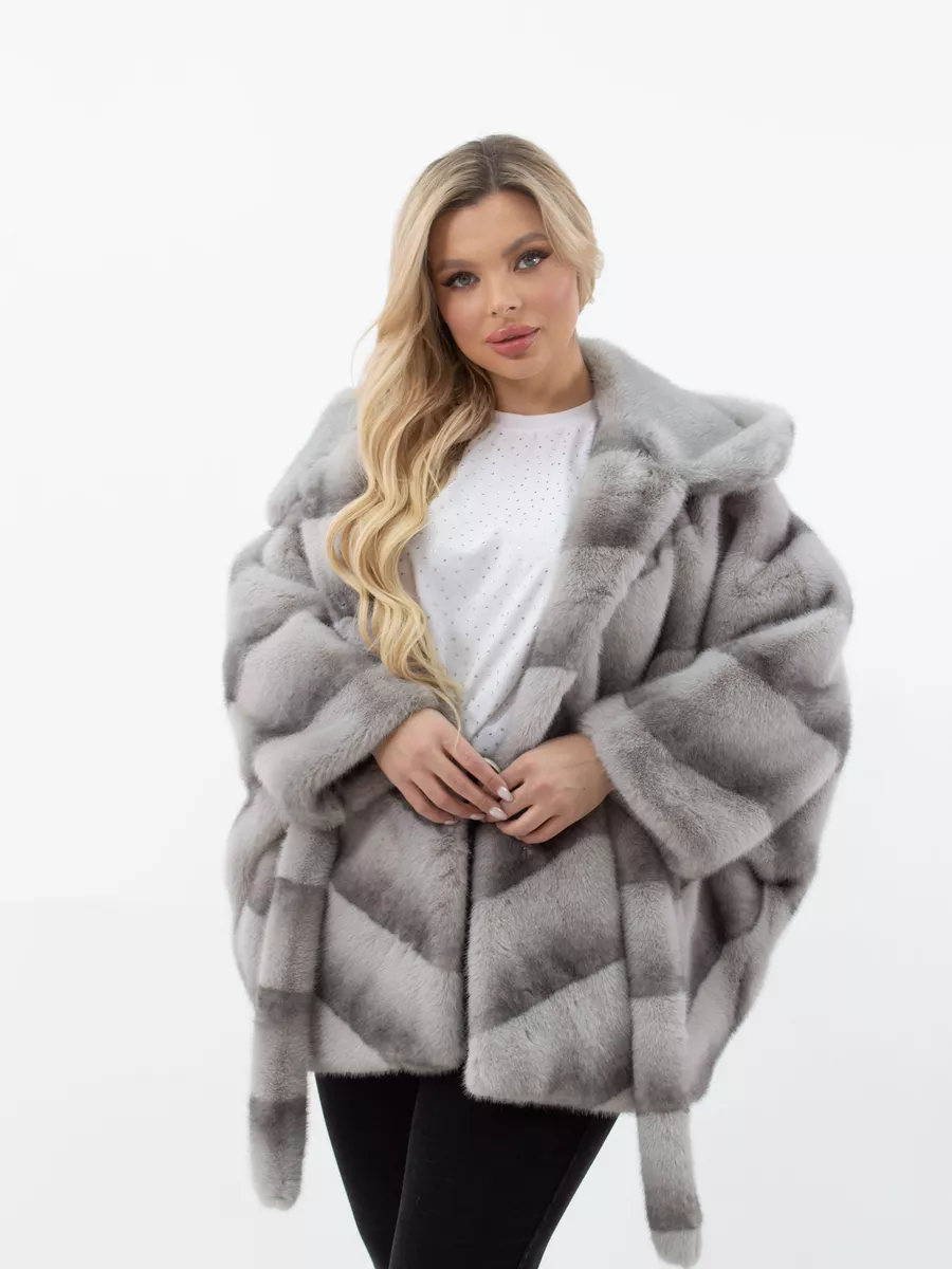 Шуба короткая из эко меха с капюшоном