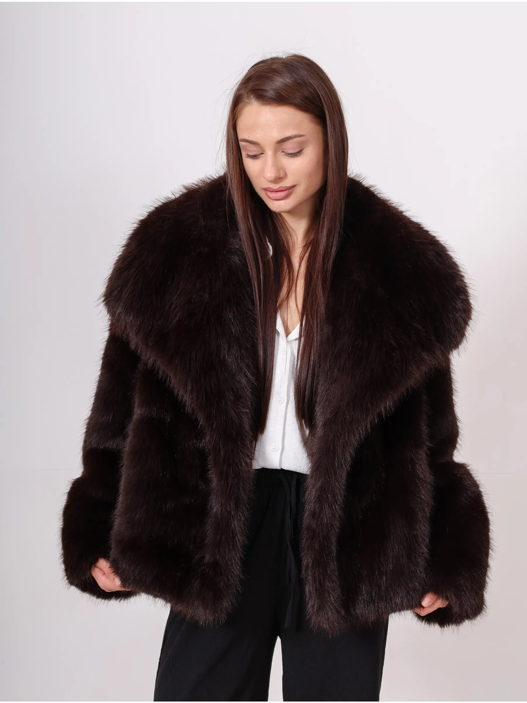 Шуба искусственная из экомеха укороченная