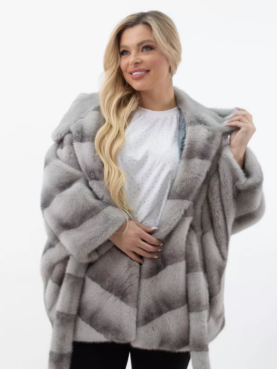 Шуба короткая из эко меха с капюшоном