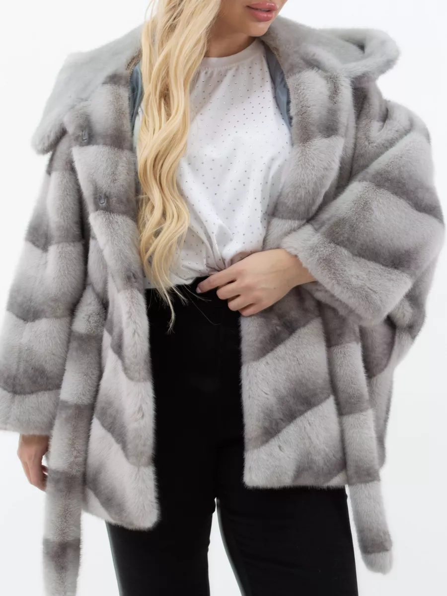 Шуба короткая из эко меха с капюшоном