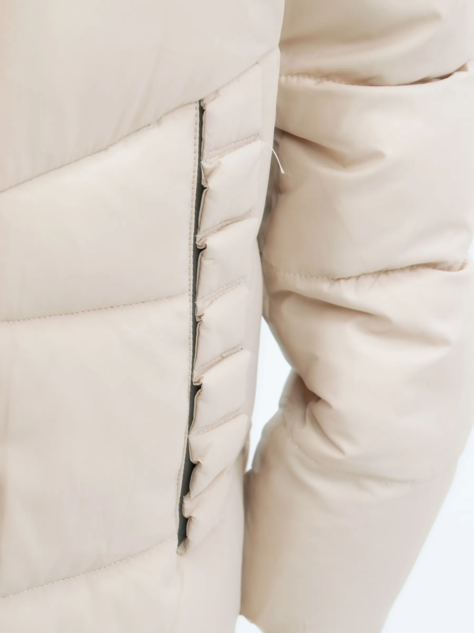 Куртка зимняя для девочки с мехом удлиненная