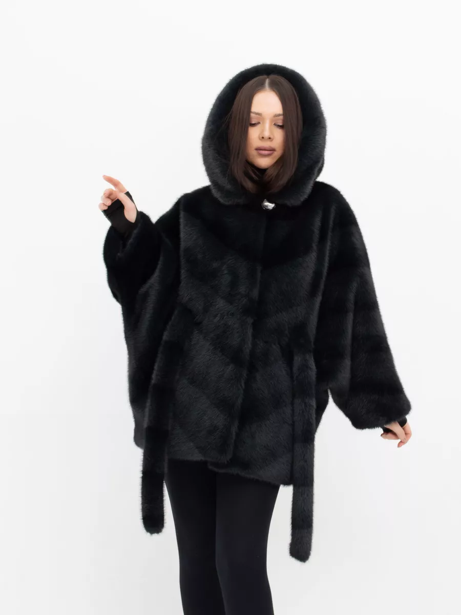 Шуба короткая из эко меха с капюшоном