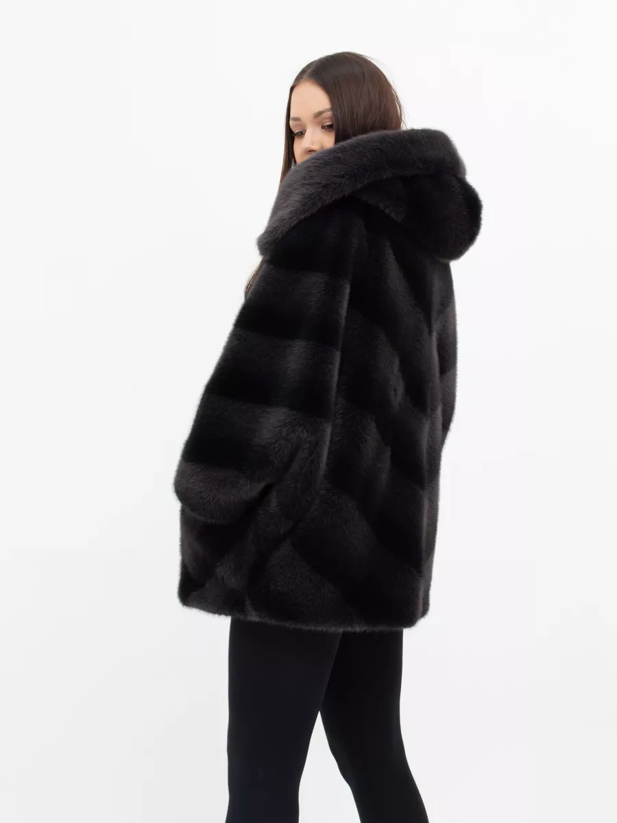 Шуба короткая из эко меха с капюшоном