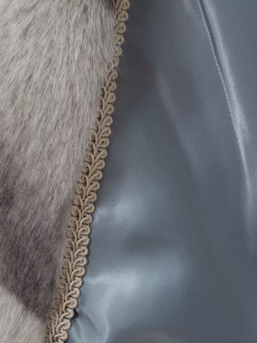 Шуба короткая из эко меха с капюшоном