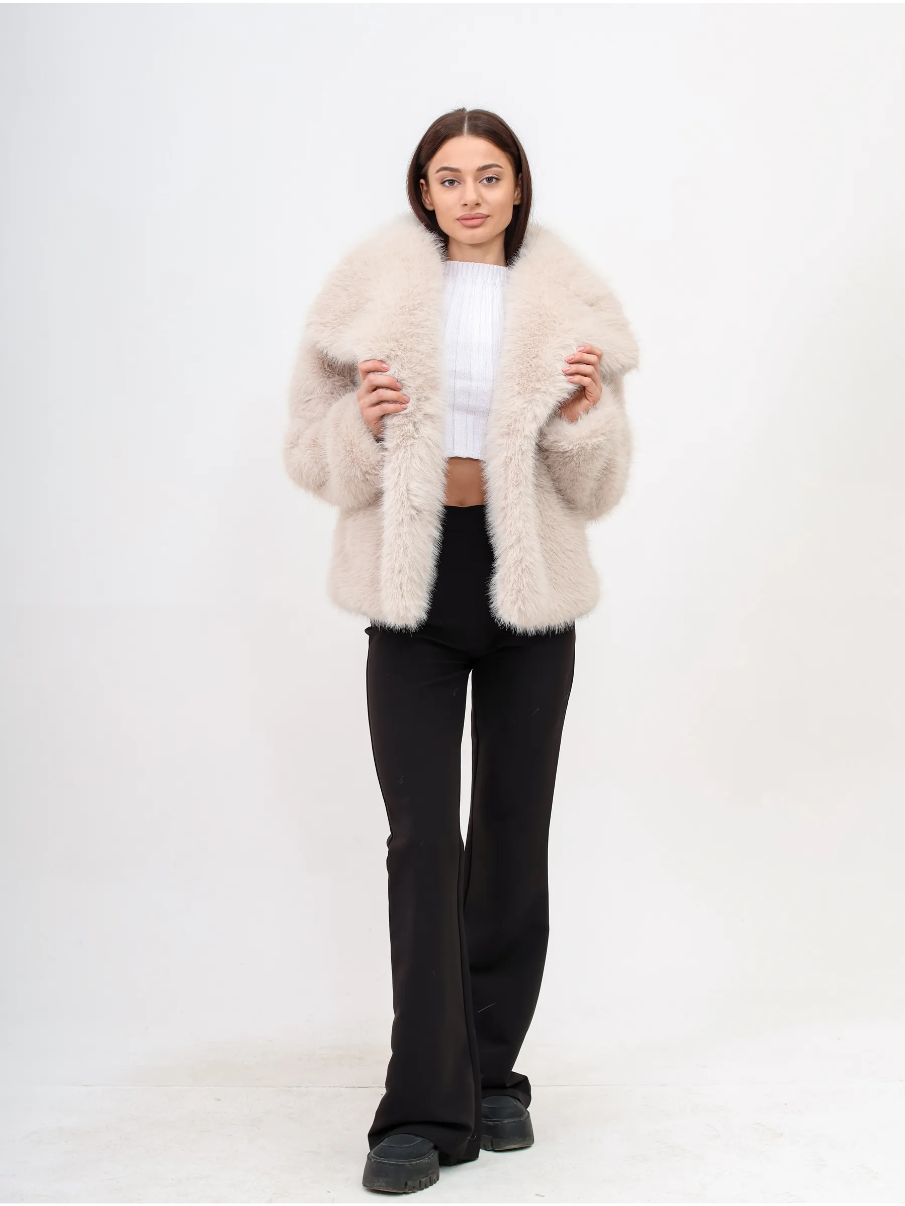 Шуба искусственная из экомеха укороченная