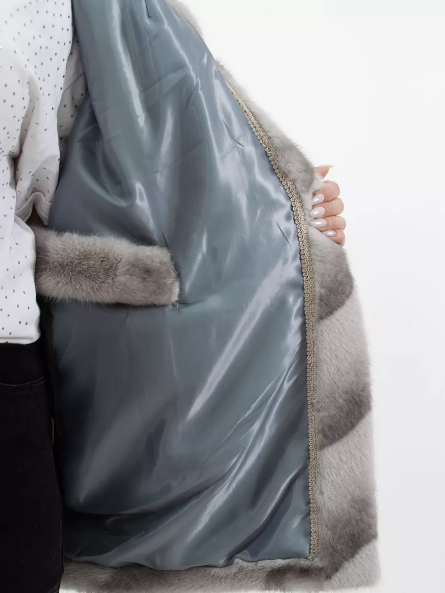 Шуба короткая из эко меха с капюшоном