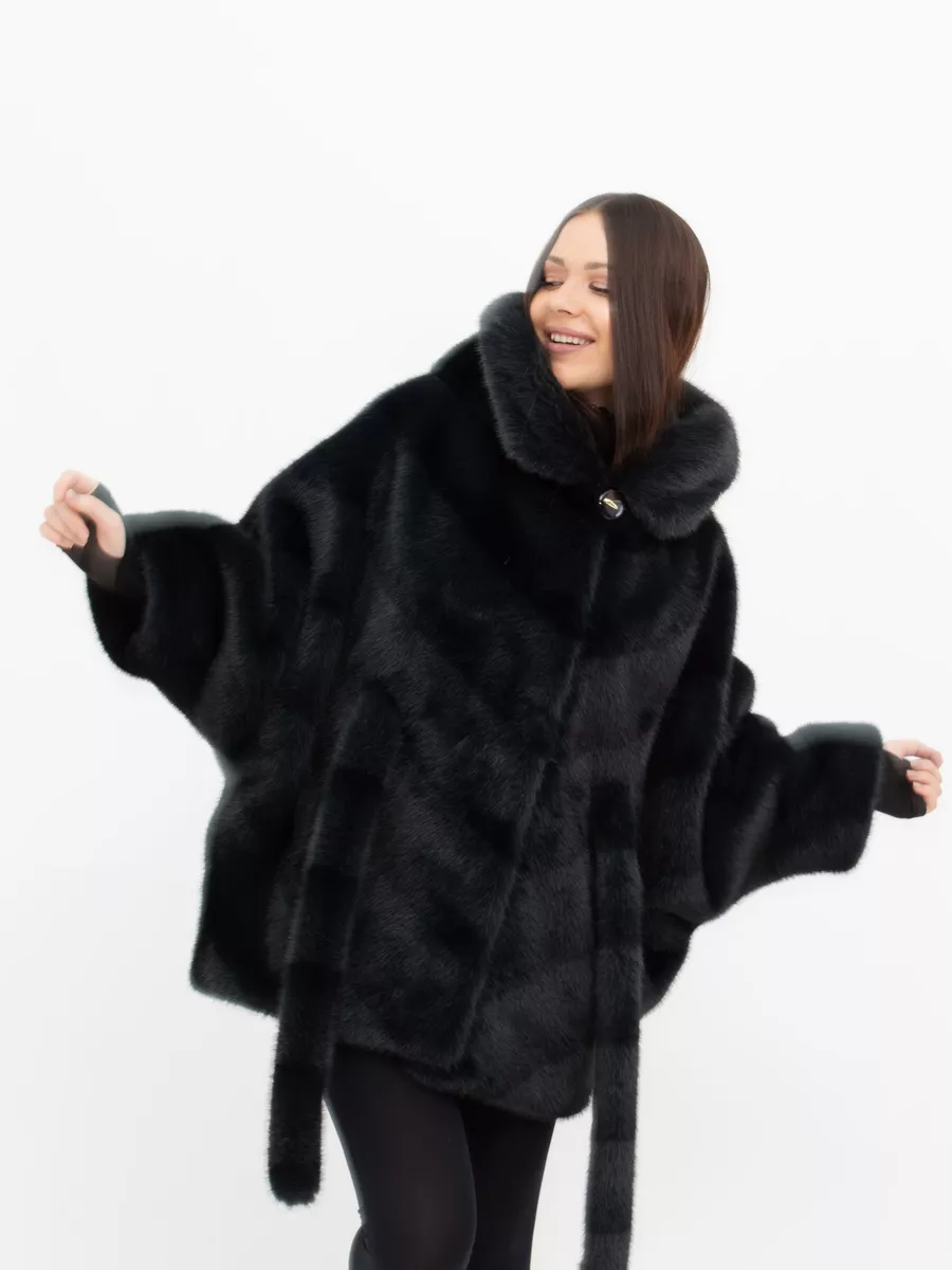 Шуба короткая из эко меха с капюшоном