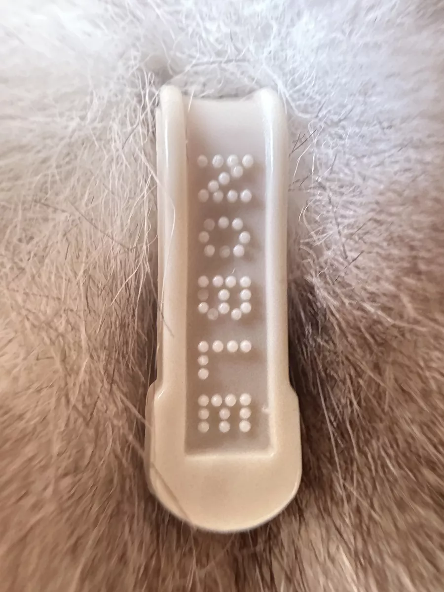 Шуба короткая из эко меха с капюшоном