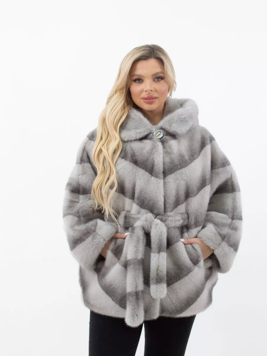 Шуба короткая из эко меха с капюшоном