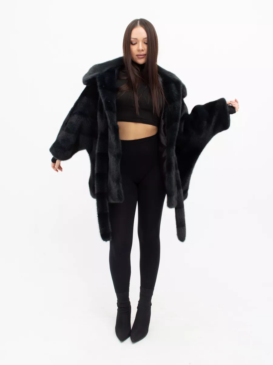 Шуба короткая из эко меха с капюшоном