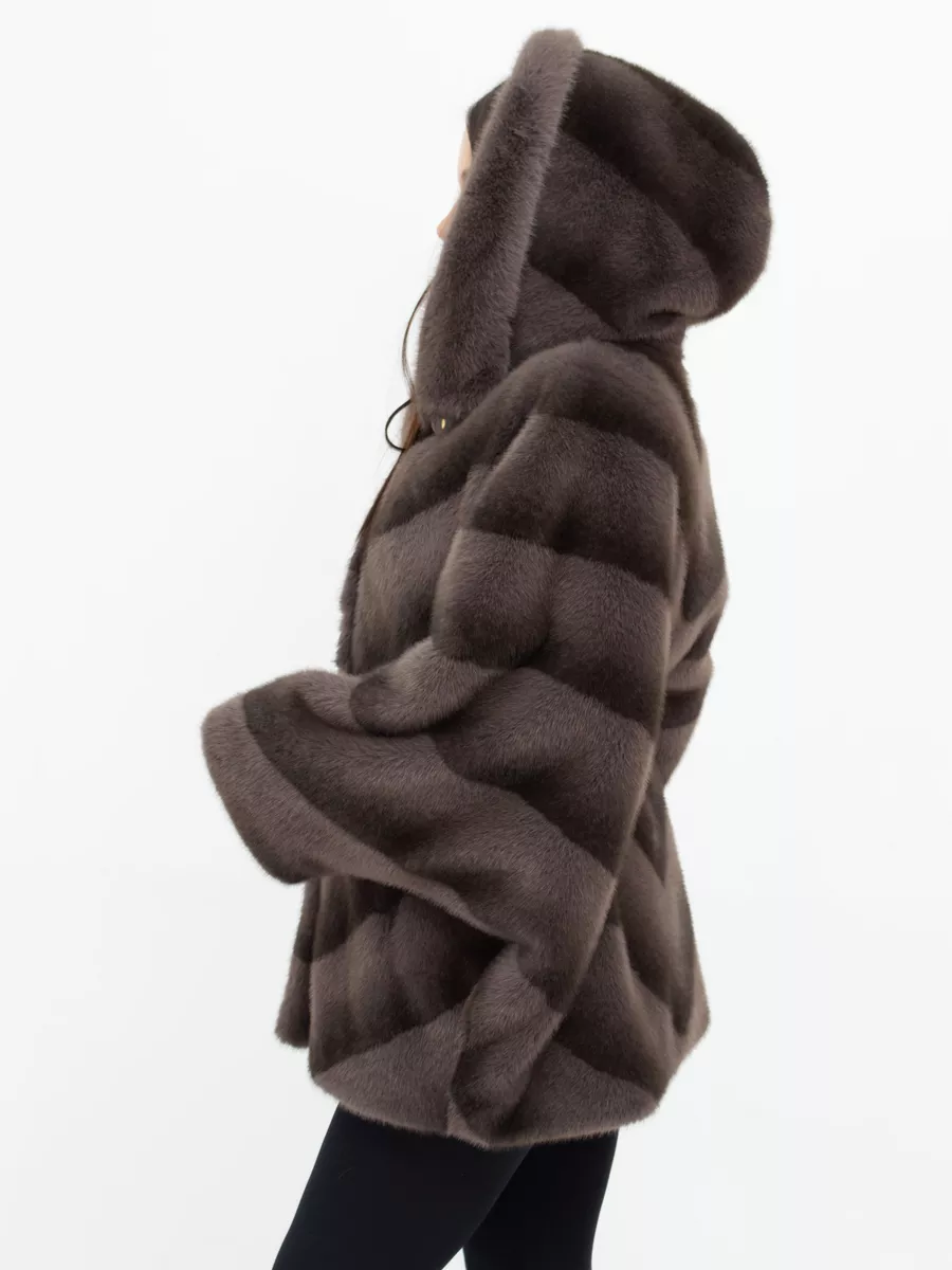 Шуба искусственная короткая из эко меха с капюшоном