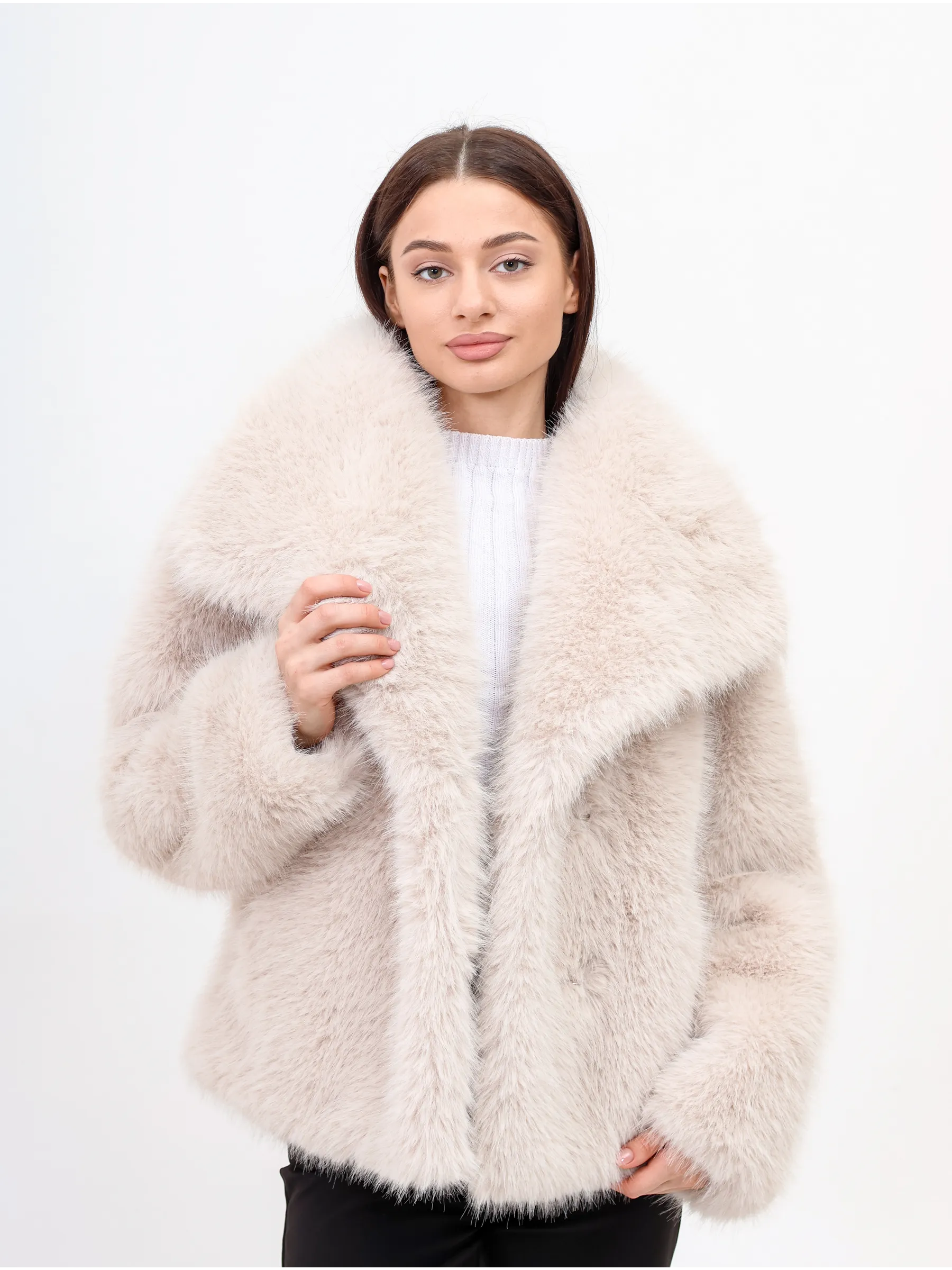 Шуба искусственная из экомеха укороченная