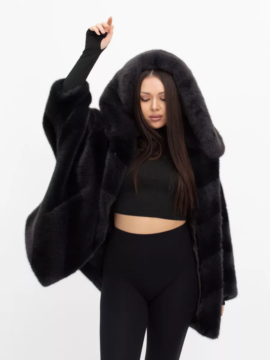 Шуба короткая из эко меха с капюшоном