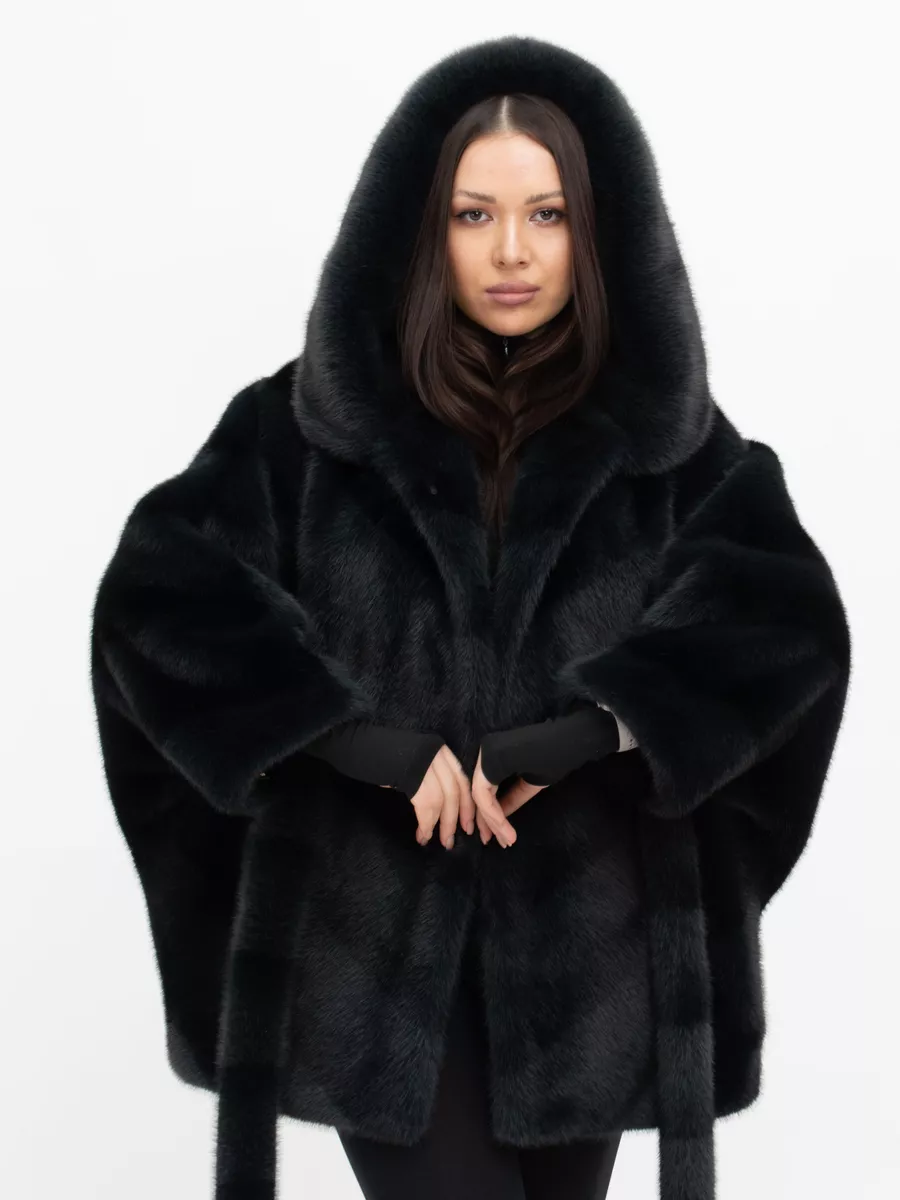 Шуба короткая из эко меха с капюшоном