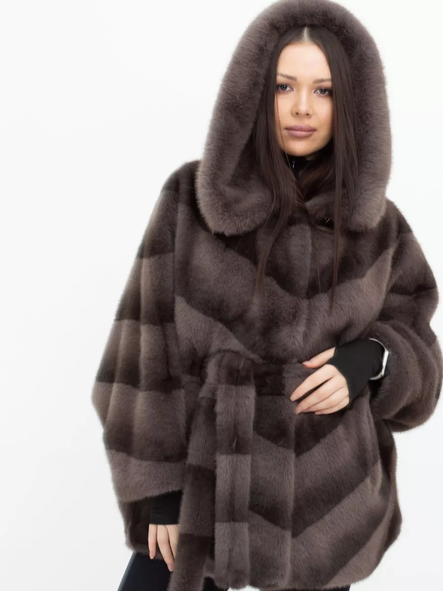 Шуба искусственная короткая из эко меха с капюшоном