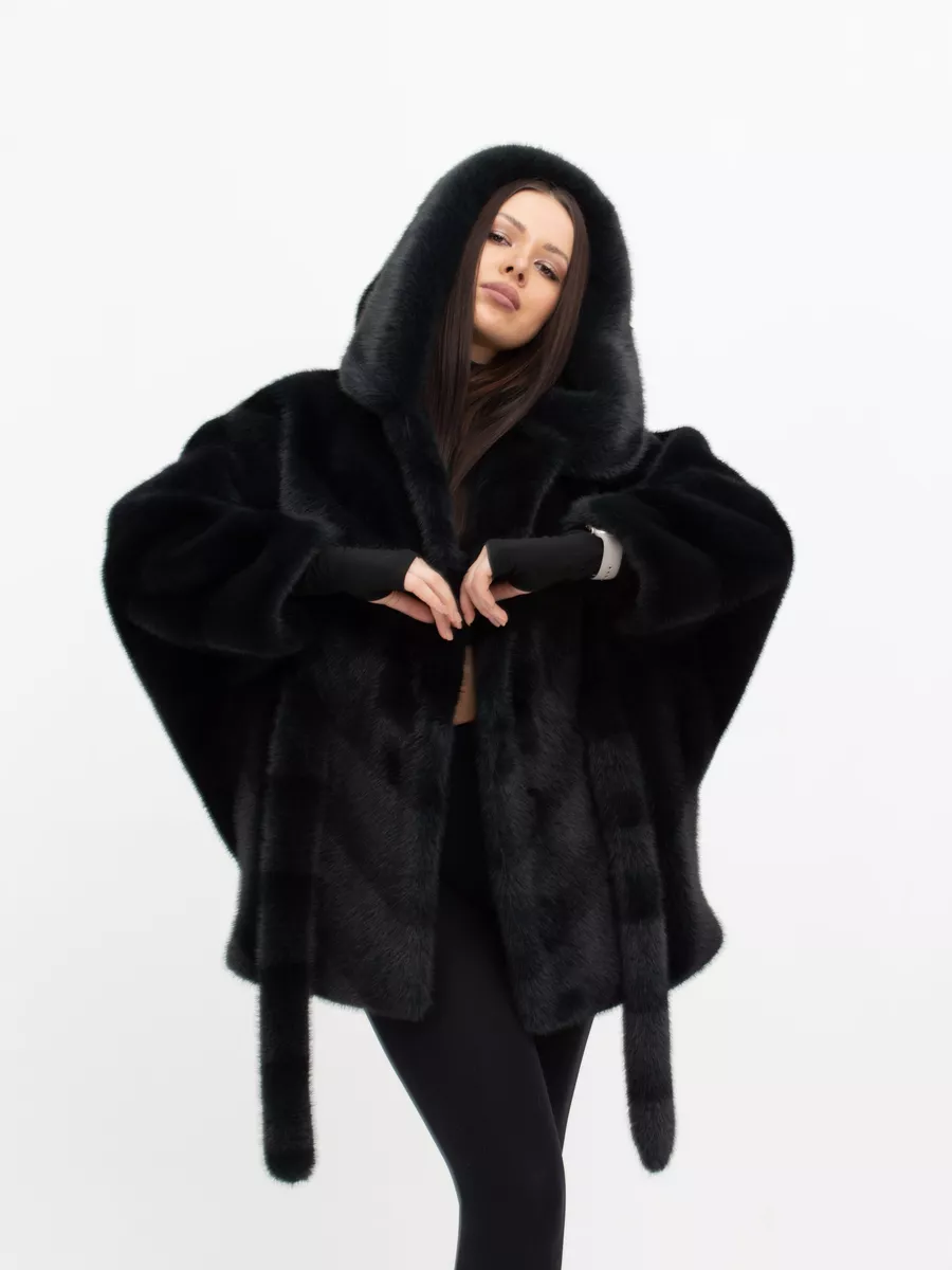 Шуба короткая из эко меха с капюшоном