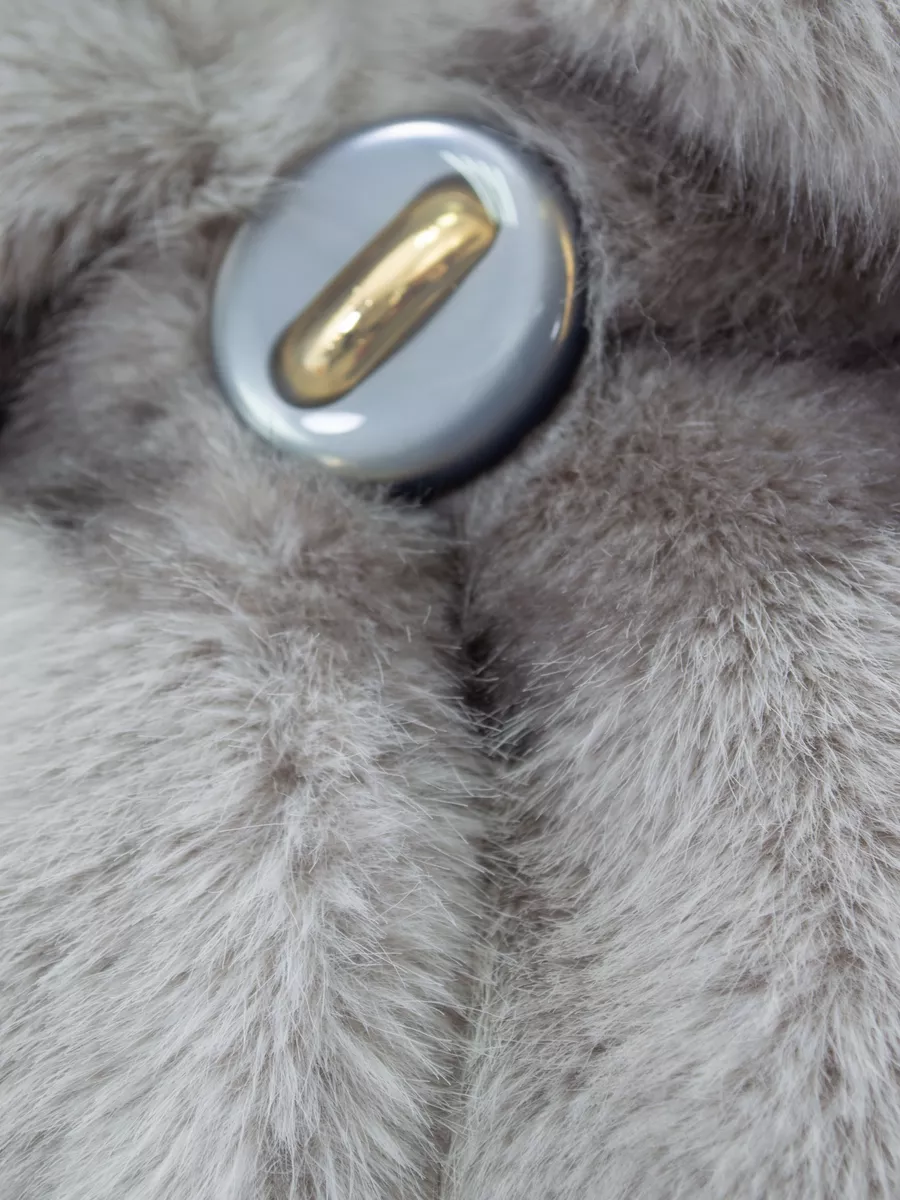 Шуба короткая из эко меха с капюшоном