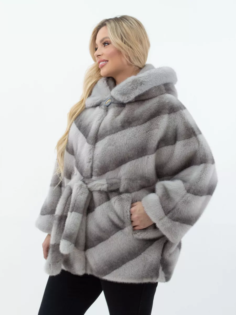 Шуба короткая из эко меха с капюшоном