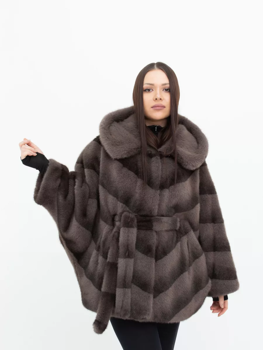 Шуба искусственная короткая из эко меха с капюшоном