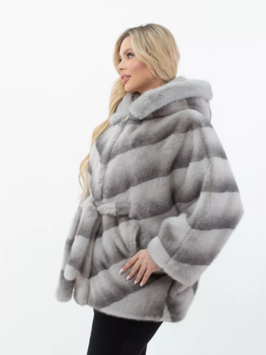 Шуба короткая из эко меха с капюшоном