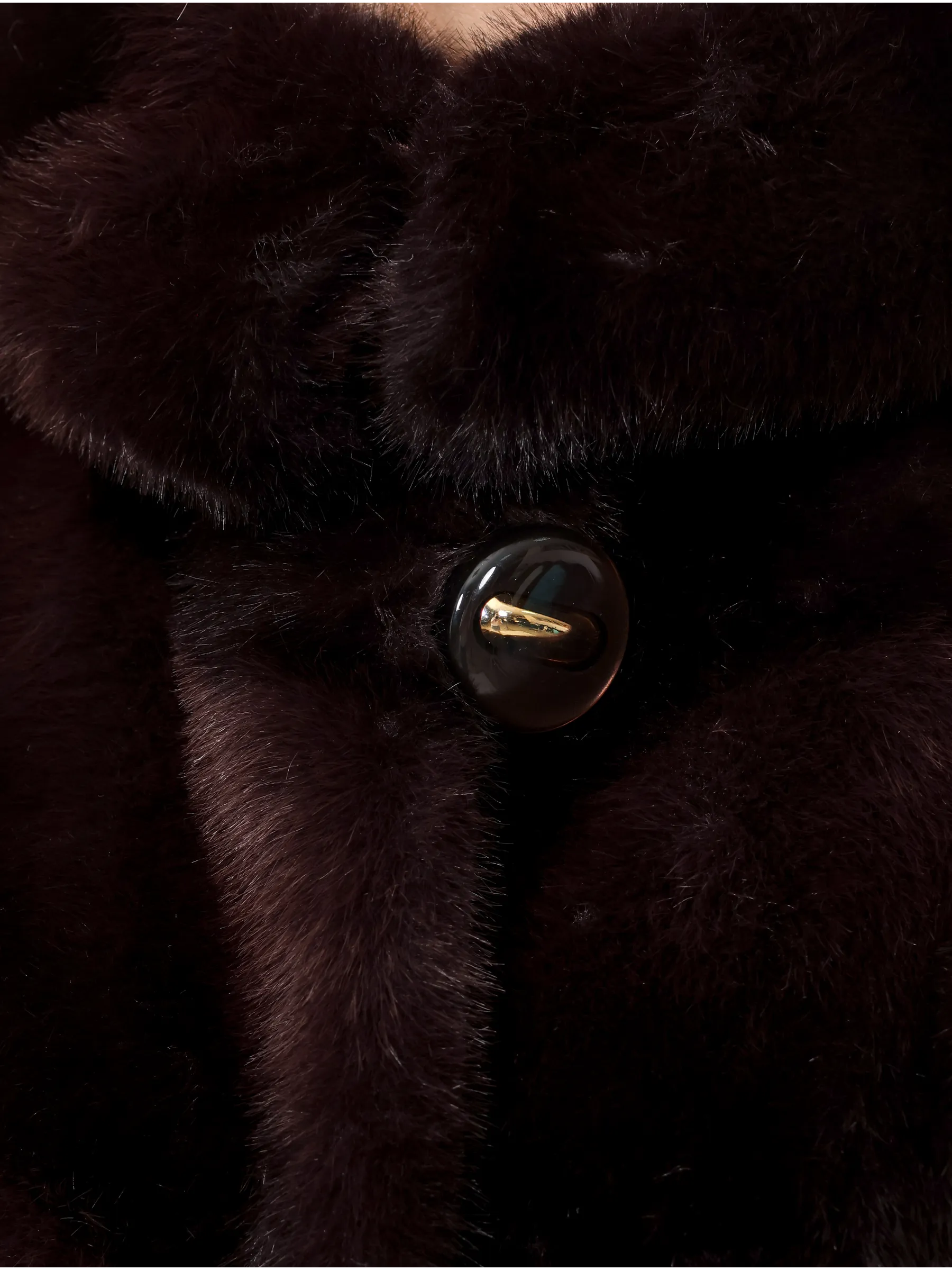 Шуба короткая из эко меха с капюшоном