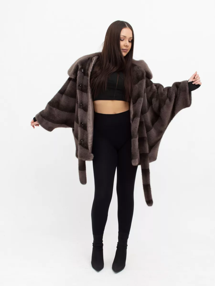 Шуба искусственная короткая из эко меха с капюшоном