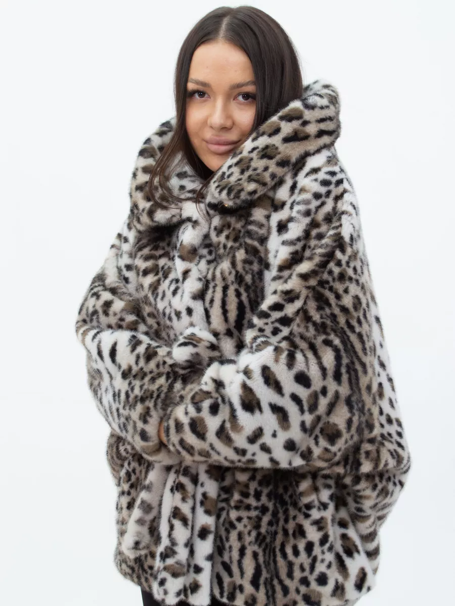 Шуба короткая из эко меха с капюшоном