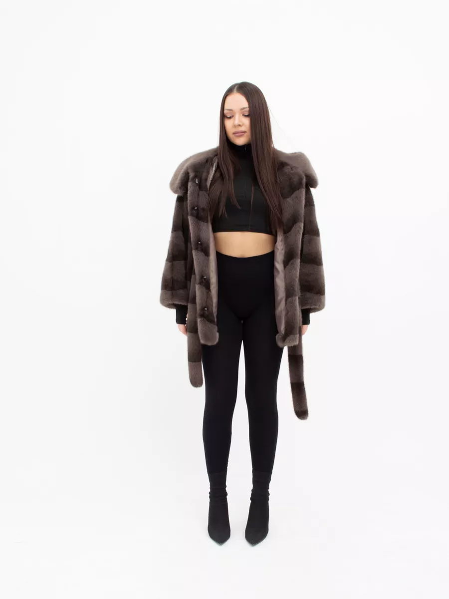 Шуба искусственная короткая из эко меха с капюшоном