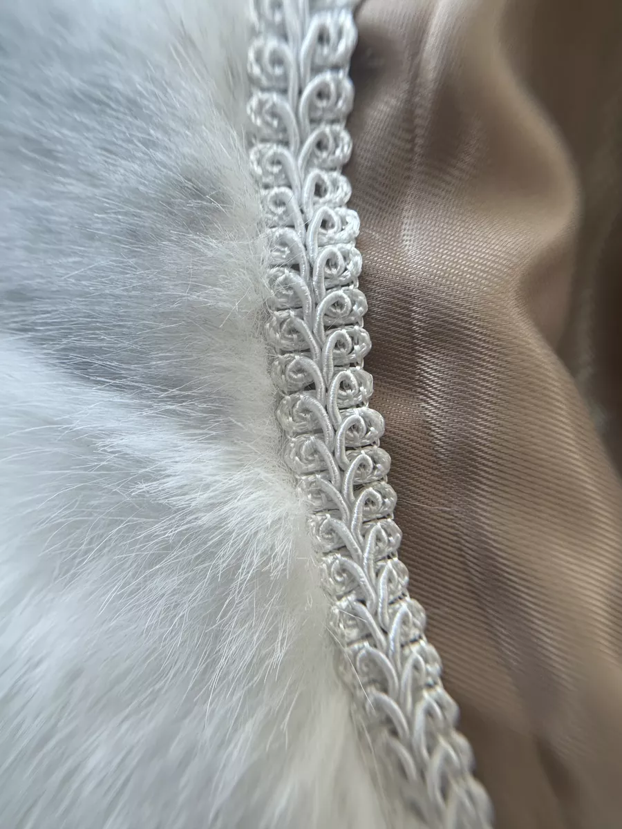 Шуба короткая из эко меха с капюшоном