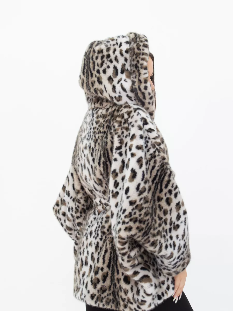 Шуба короткая из эко меха с капюшоном