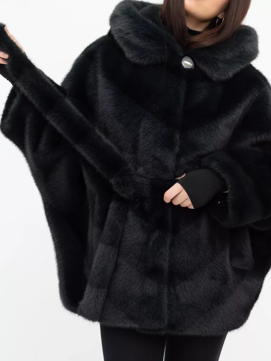 Шуба короткая из эко меха с капюшоном