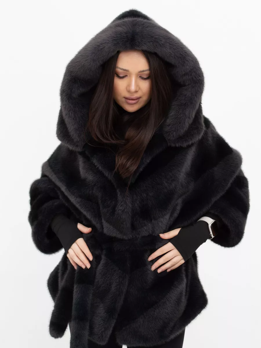 Шуба короткая из эко меха с капюшоном