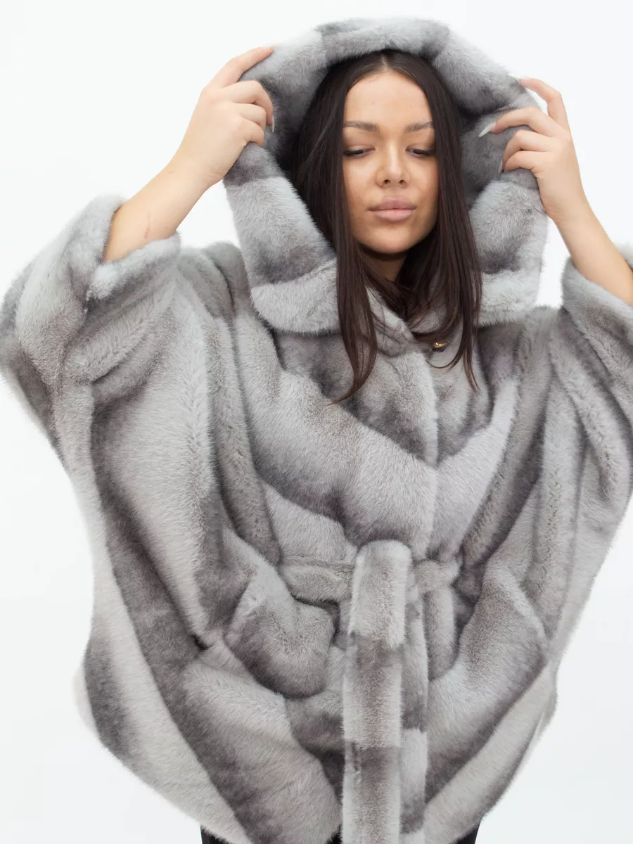 Шуба короткая из эко меха с капюшоном