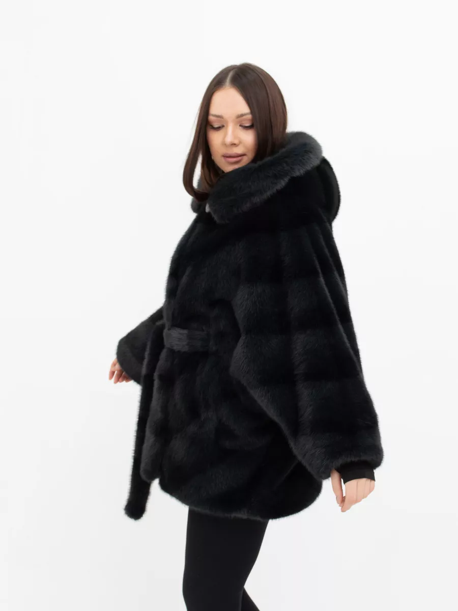 Шуба короткая из эко меха с капюшоном