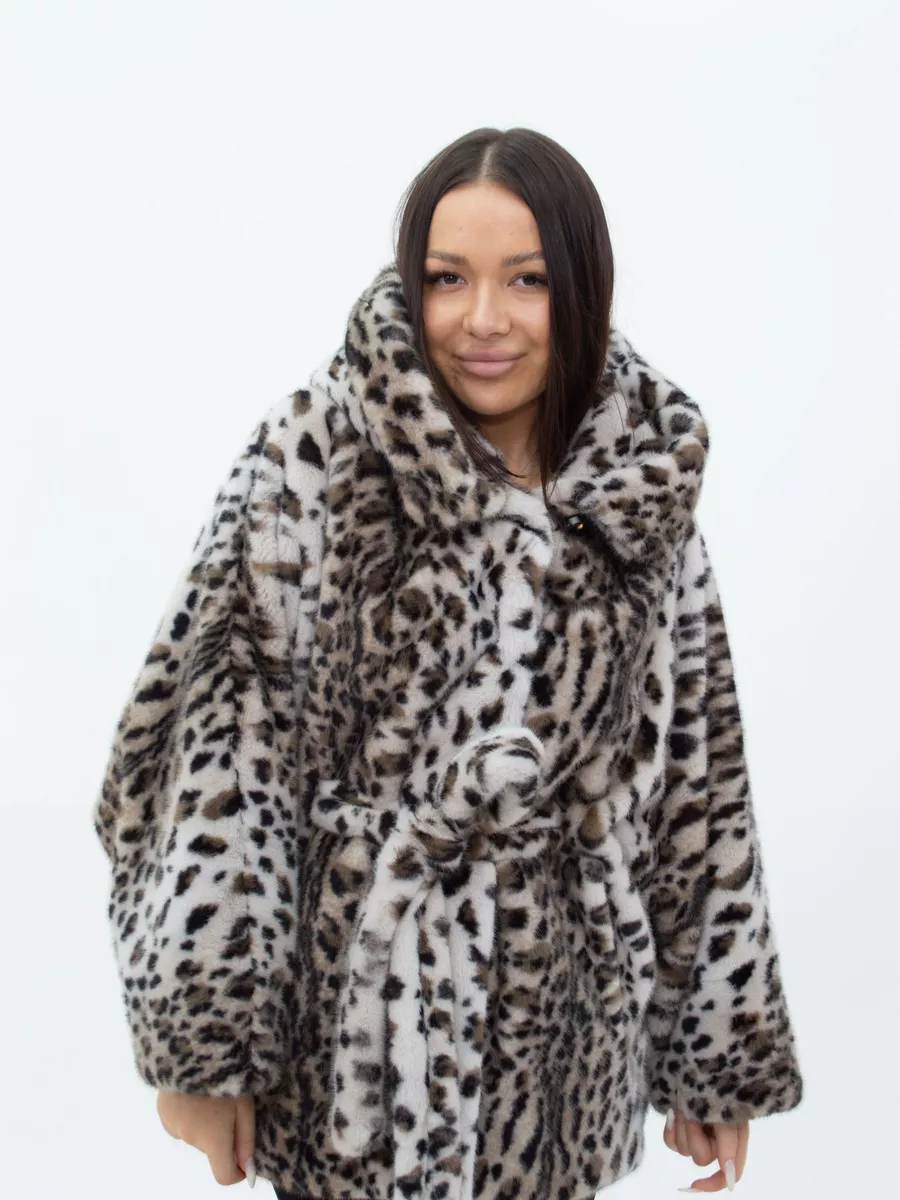 Шуба короткая из эко меха с капюшоном